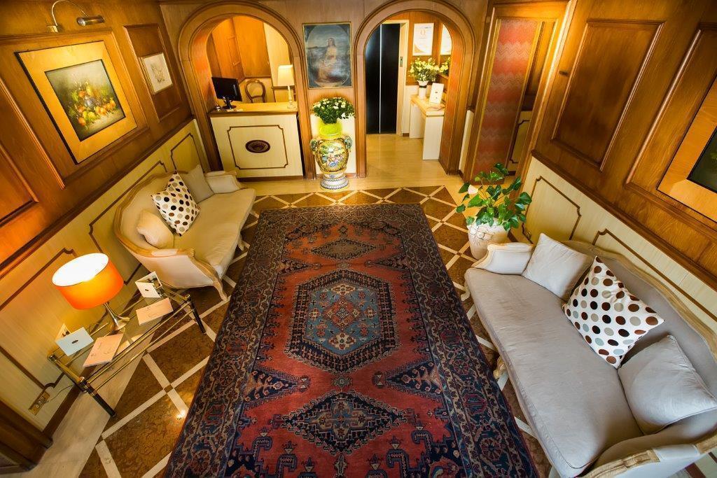 Hotel Camerlengo Корридония Экстерьер фото
