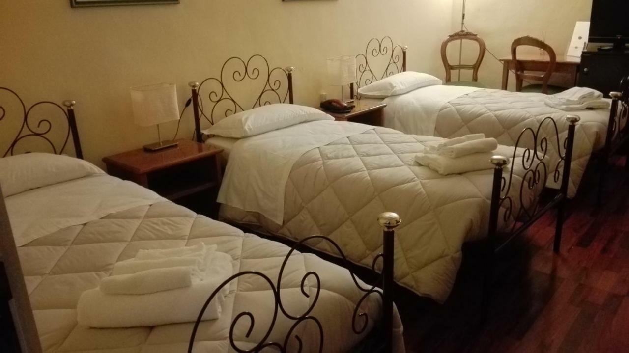 Hotel Camerlengo Корридония Экстерьер фото